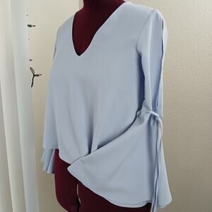 Topshop Bell Sleeve Blouse US 2 arm slit tie luxe quality light blue V-neck